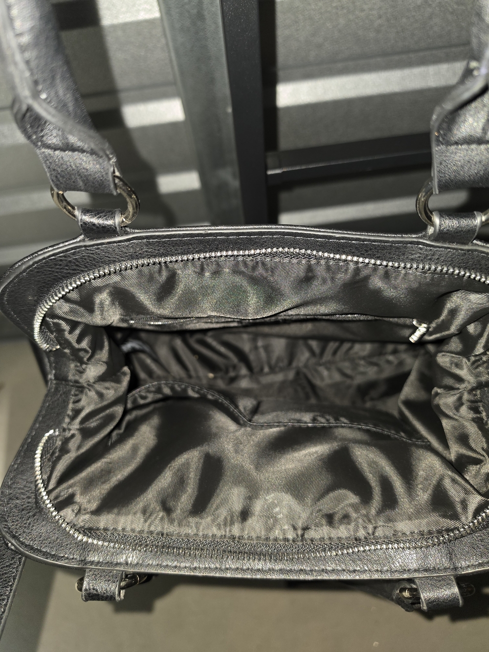 Never Trust The Living - Killstar Purse And Wallet - Picture 6 of 7